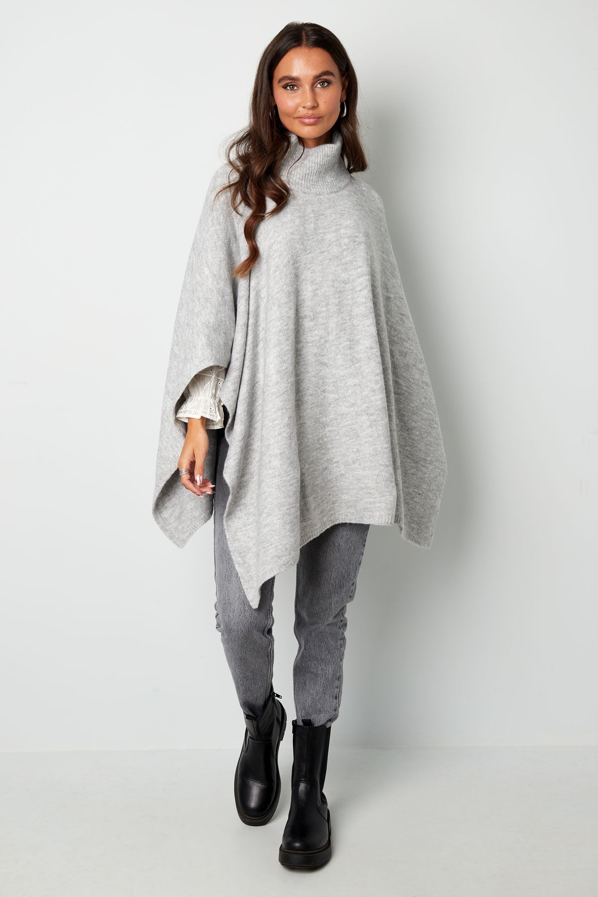 Poncho Basic colore Grigio, Collezione A/I 25